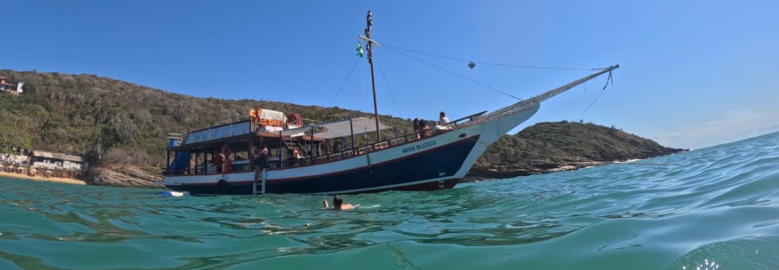 Barco com snorkel